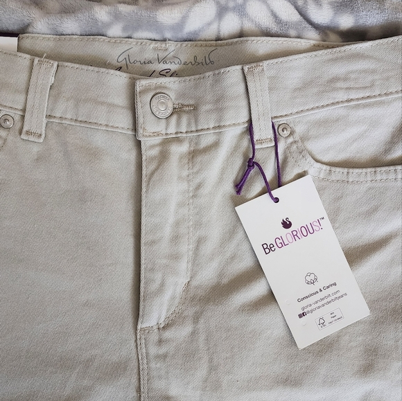 Classic rise jean shorts - Picture 2 of 4